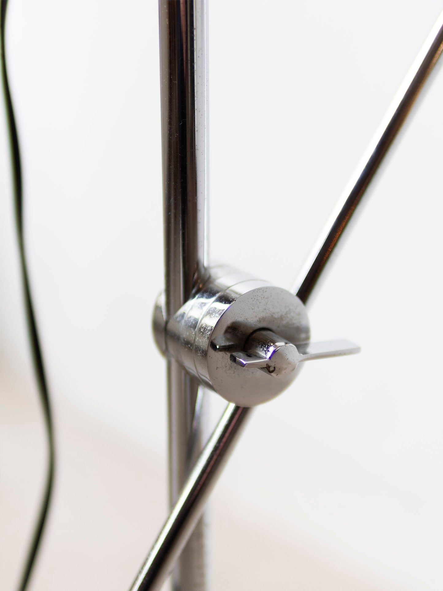 Vintage Queens Gallery Lamp