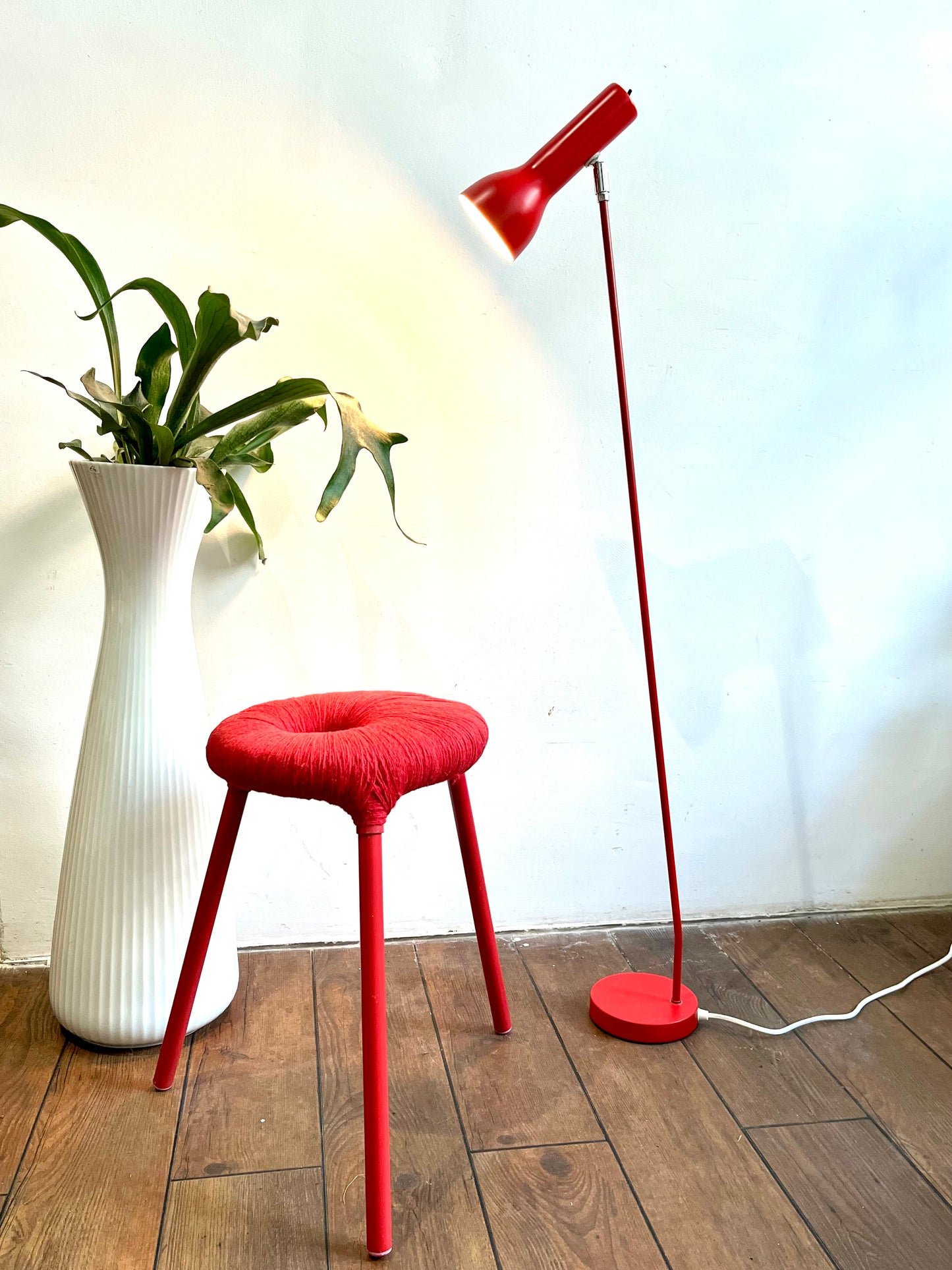 Vintage IKEA kruk Eskilstuna van wol en metaal, design Findly, Graeme, McElroy en Carmen.