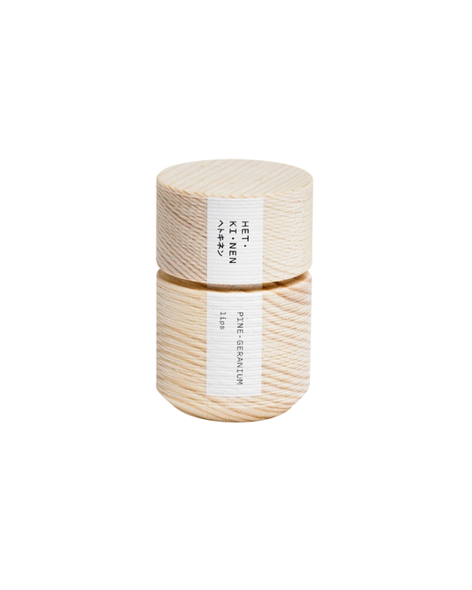 Hetkinen red pine-geranium lip balm